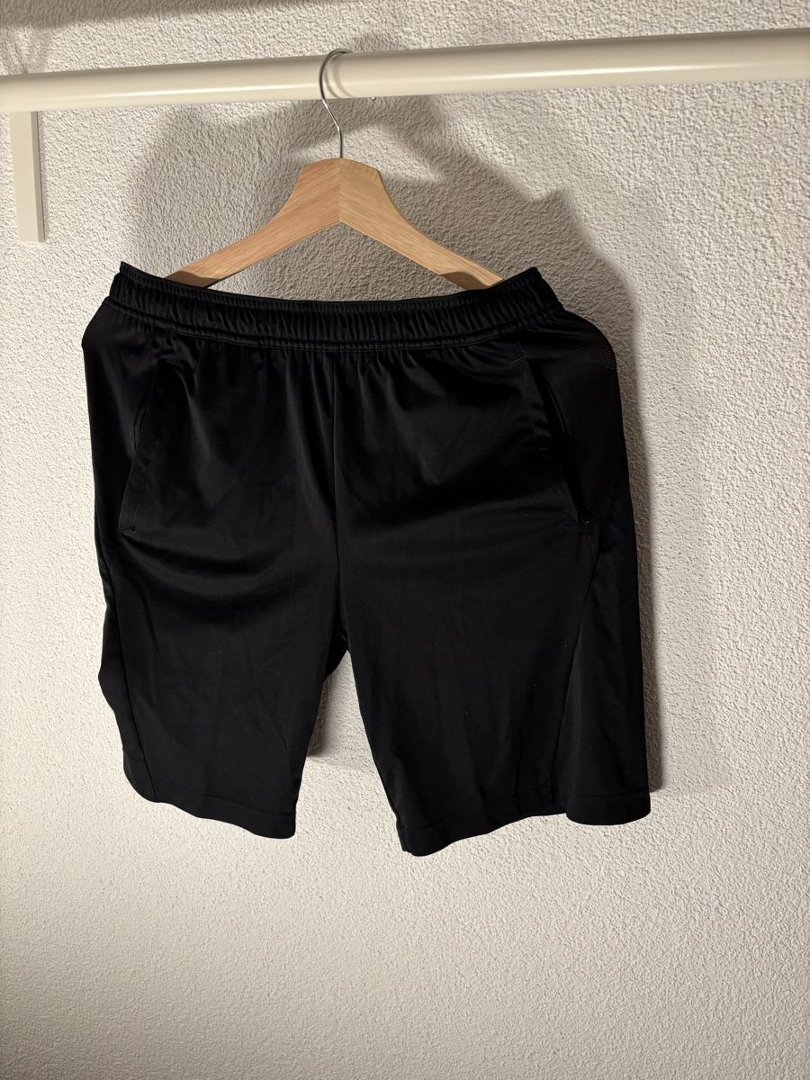 Pantaloni: Sporthose Adidas  – Usato da Meilen venduto da rr0
