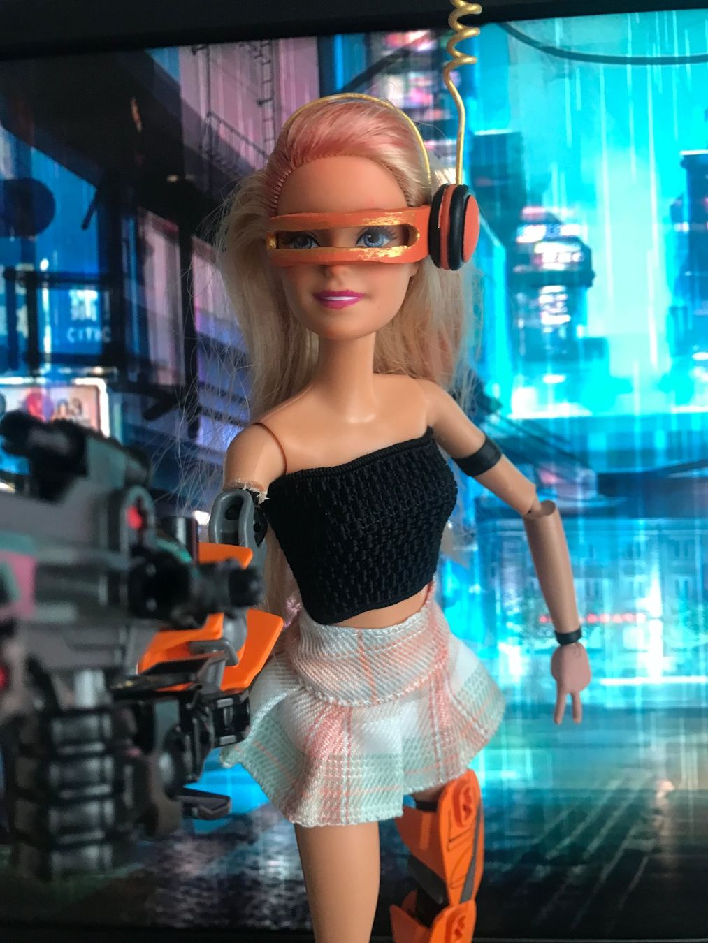 Figuren: Cyberpunk Barbie 12 years+ OOAK with box and stand – Gebraucht aus Onex von johnca 3