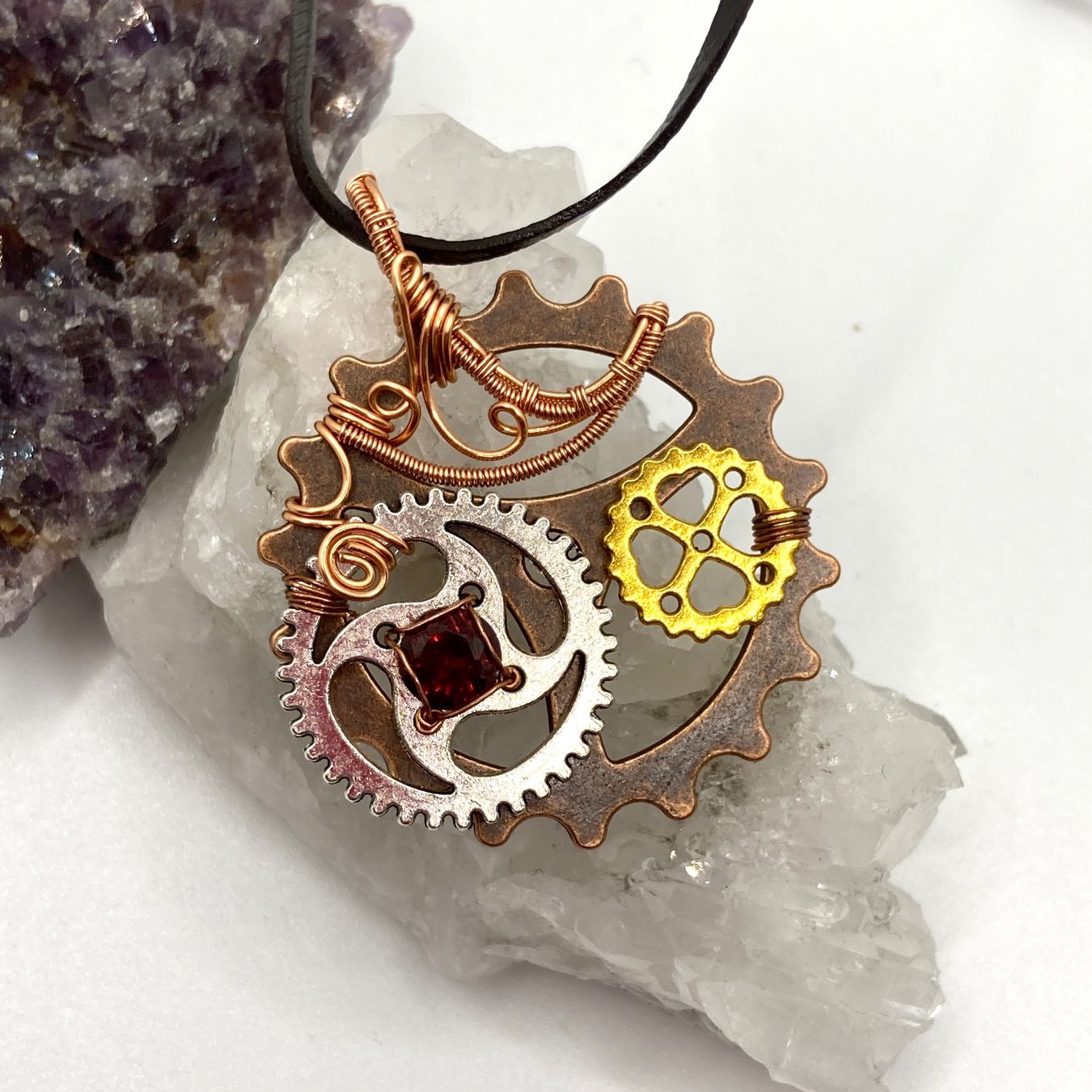 Catenine: Steampunk Anhänger mit Granat – Nuovo (secondo la descrizione) da Solothurn venduto da Kiki_Di 3