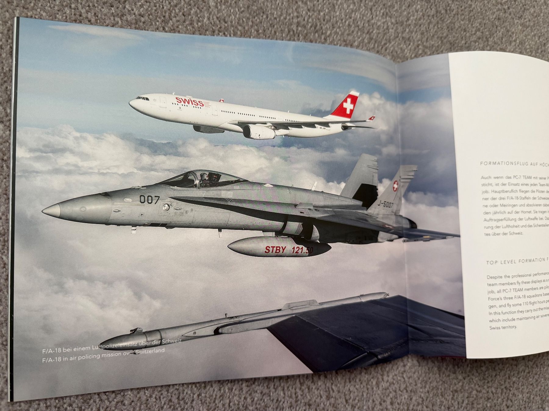Schweizer Armee Documenti: 6 Prospekte PC7-Team (2013-2017) - Schweizer Luftwaffe – Usato da Brütten venduto da Hst1 4