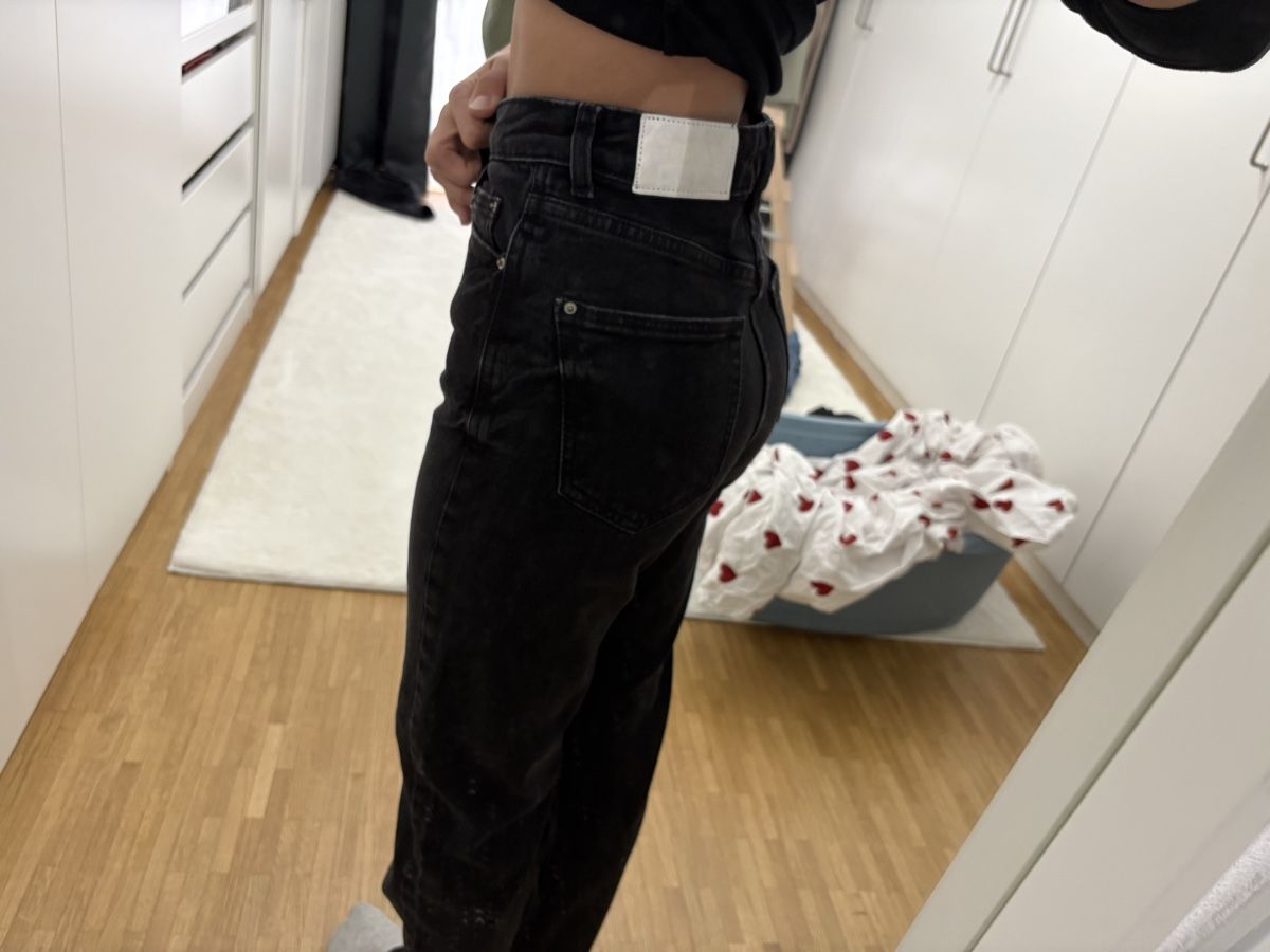 Zara Jeans: Jeans schwarz Grösse 32 gute Zustand – Usato da Ebikon venduto da luu_2x95 2