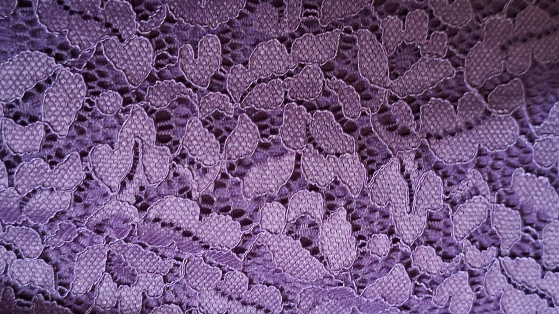 Robes: Spitzen- Kleid Lila  Gr.42  , ungetragen . – Neuf (Voir description) à Dornach par majo8689 4