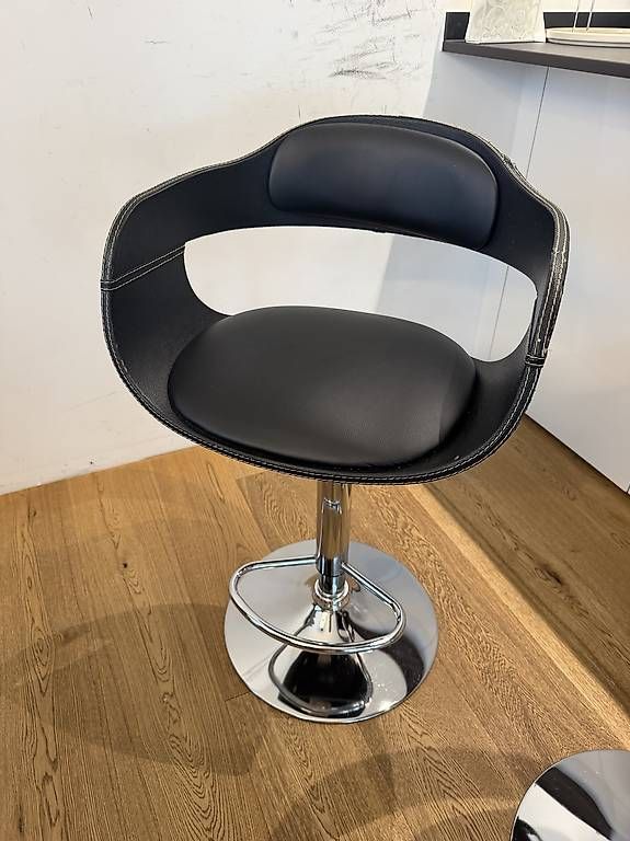 Kare Tabourets: Barhocker von Kare – D'occasion à Wohlen AG par elm_5m7y