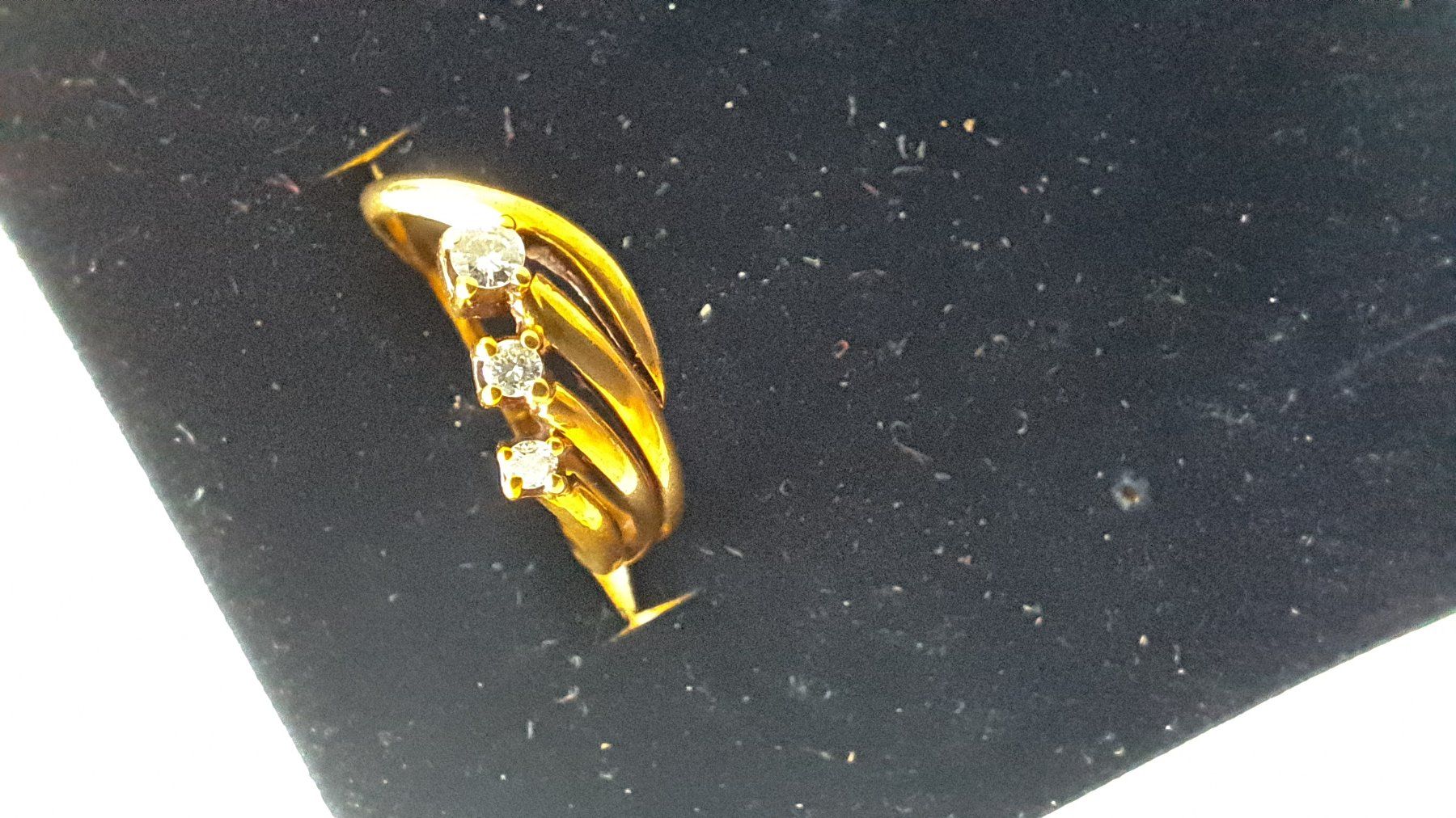 Anelli: Alter Goldring mit Diamanten – Usato da Pfäffikon ZH venduto da Valsangiaccomo 2