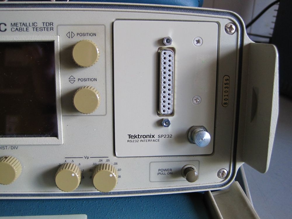 RS-232 Interface zu Tektronix TDR (Defekt) in Dietwil für CHF 2 – mit ...