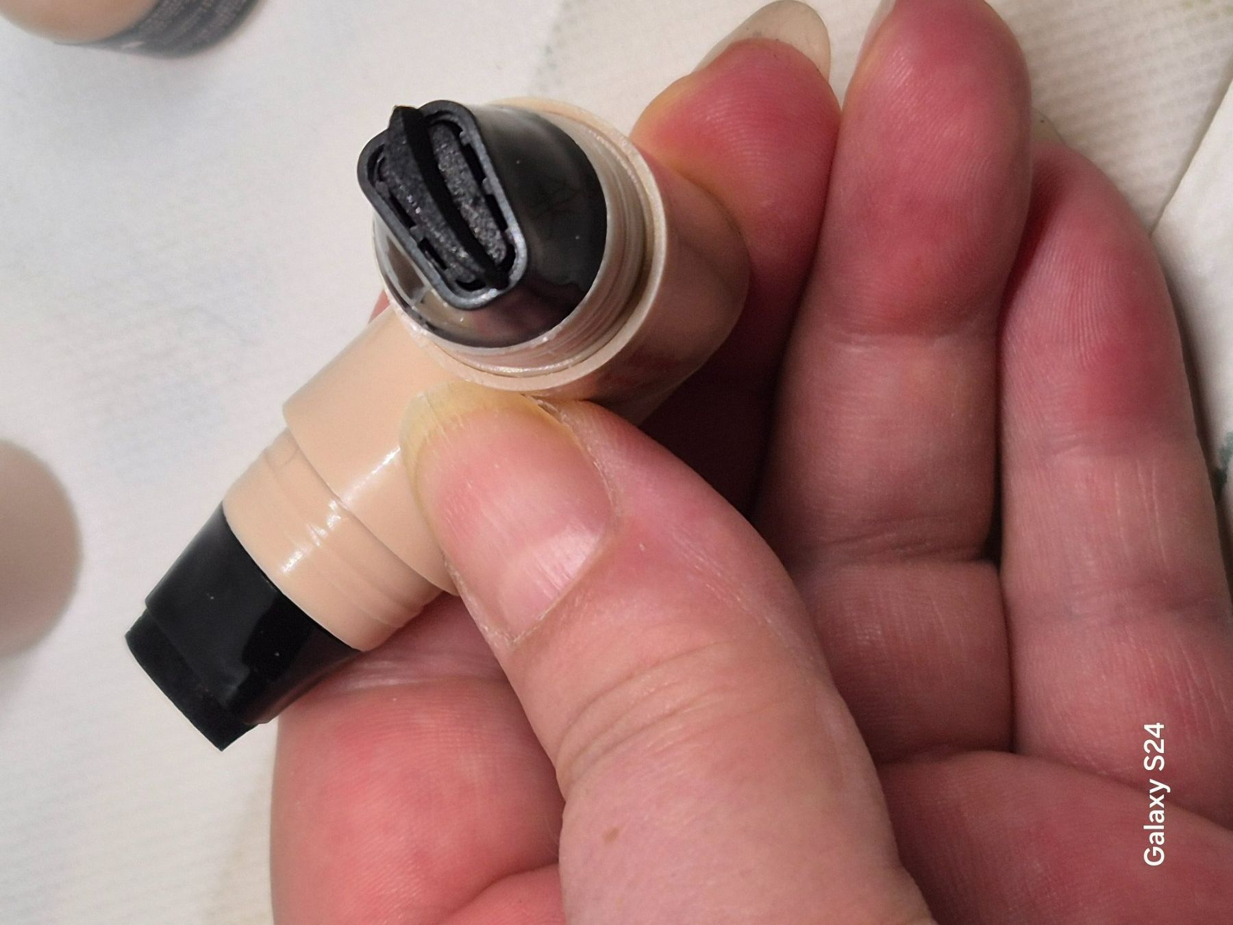 Make-up: Schwarzer Duo-Eyeliner, neu – Neu und originalverpackt aus Losone von bal_gfp6 2