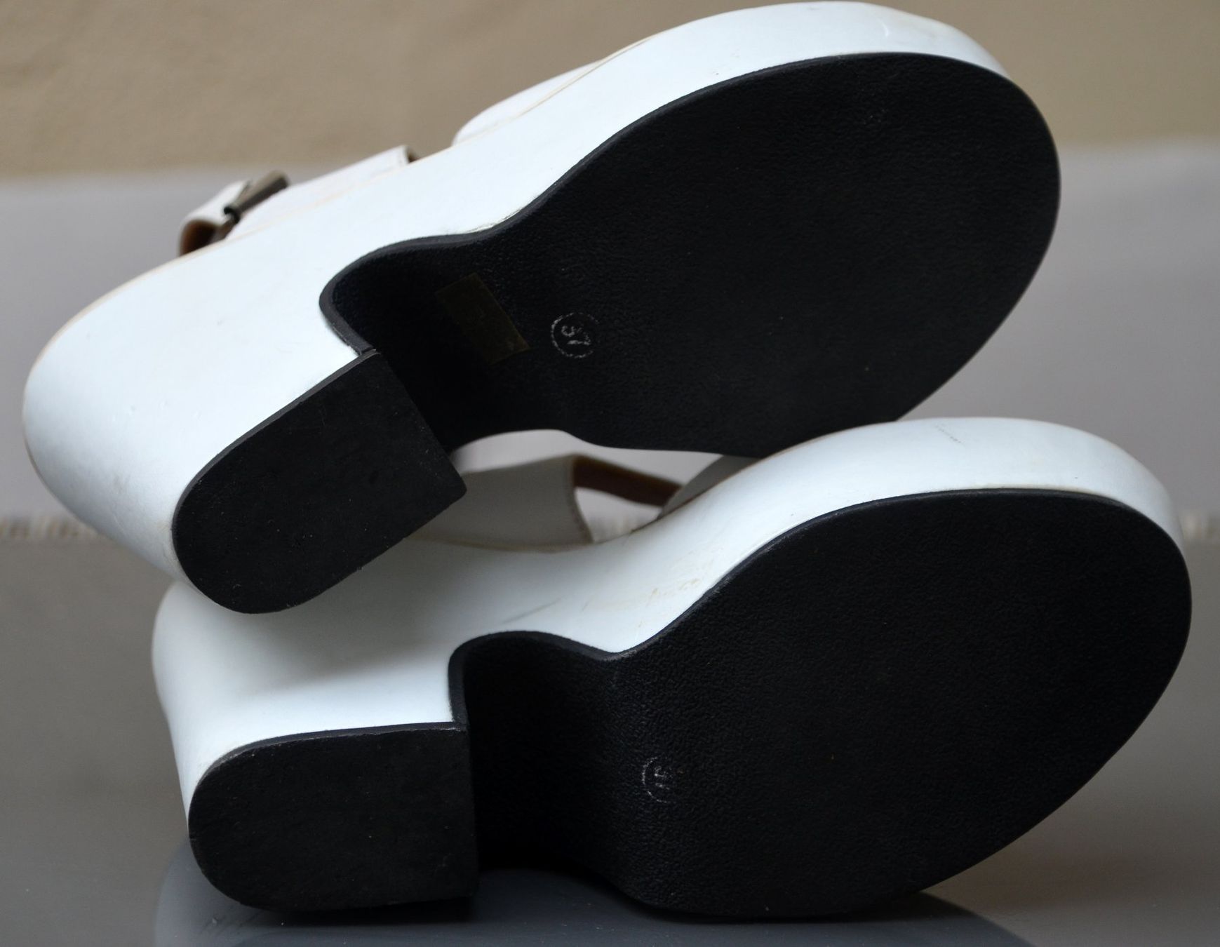 Scarpe da donna: Carven Sandalen / sandales 37 – Usato da Collonges venduto da arashee 8