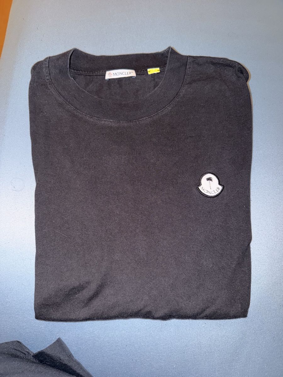 Moncler T-Shirts: Moncler x Palm Angels Shirt M – Gebraucht aus Zürich von Bonez_9