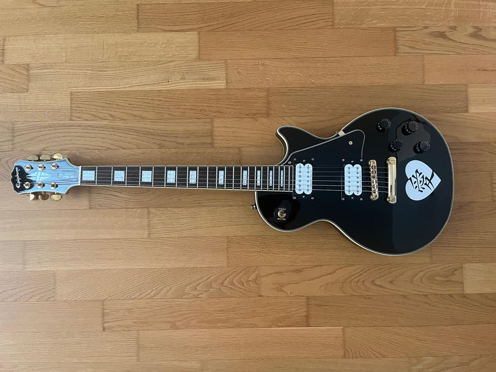 Epiphone Strumenti musicali: Epiphone Les Paul Custom (2006) – Usato da Schwerzenbach venduto da b00nb00n 1