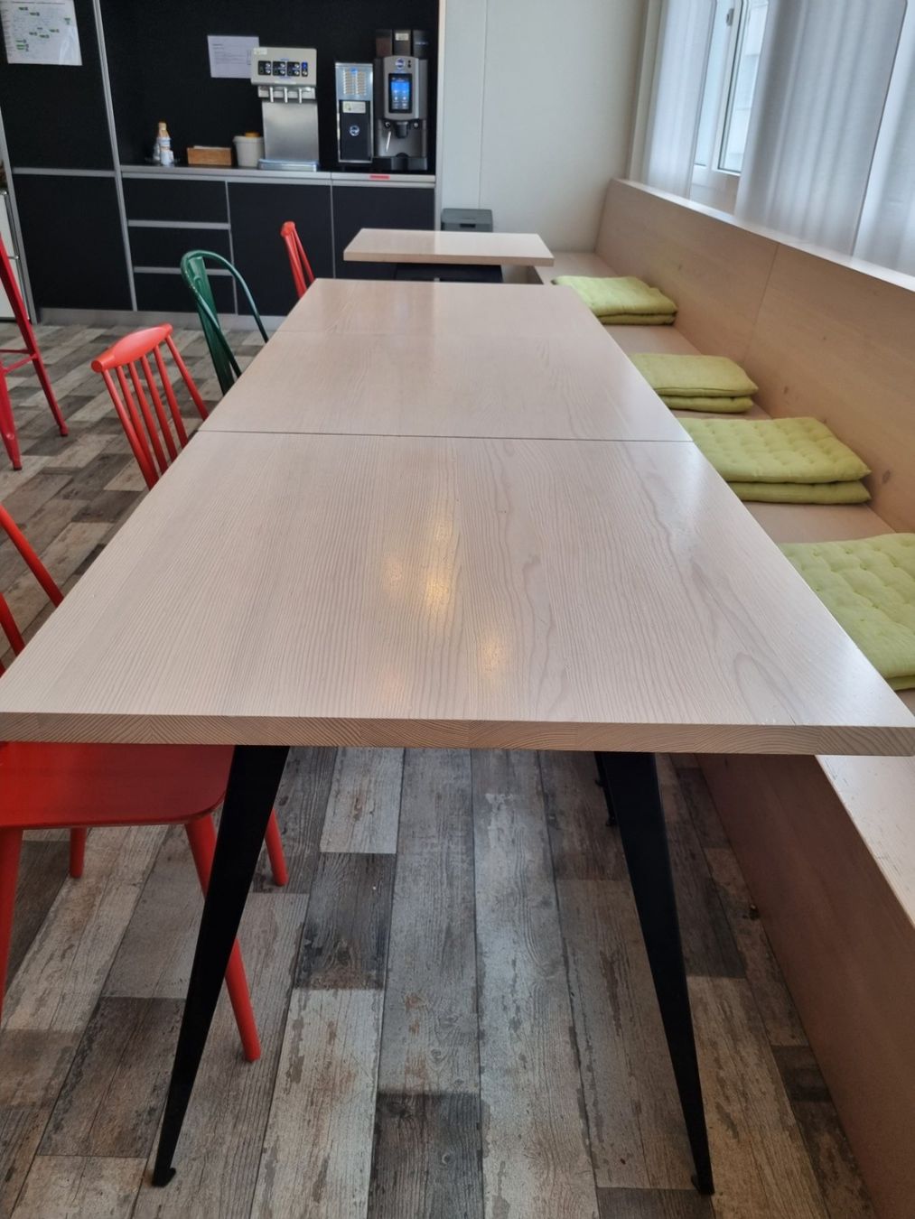 Tavoli: Cafeteria Tisch 80x80 – Usato da Zürich venduto da Zapro