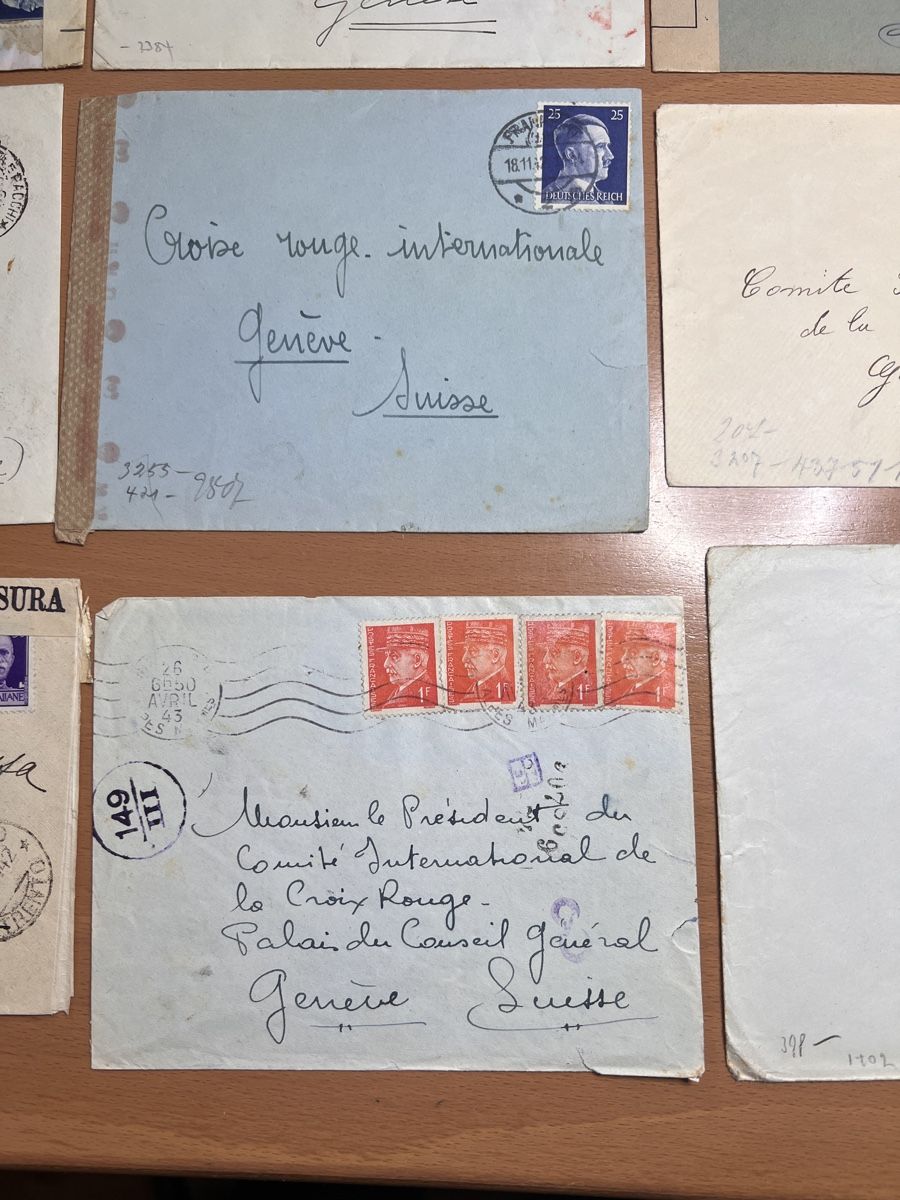 Tutti i francobolli: Rote Kreuz Briefe, Genf, WWll 14 stk. – Usato da Riehen venduto da Higgins7 3