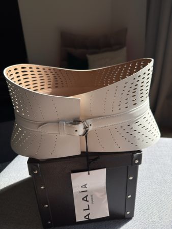 Alaïa Paris Leder Korseletten-Gürtel |weiss ||Groesse 80 ||n