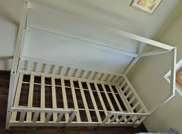 Hausbett 90x200 en.casa inkl. Lattenrost