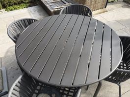 Runder Metall Gartentisch