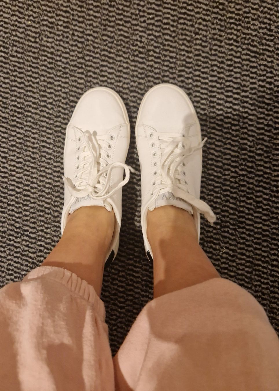 DKNY Scarpe da donna: DKNY Sneakers Platform weiss Gr. 39 – Usato da Erlinsbach SO venduto da ULIKH 1