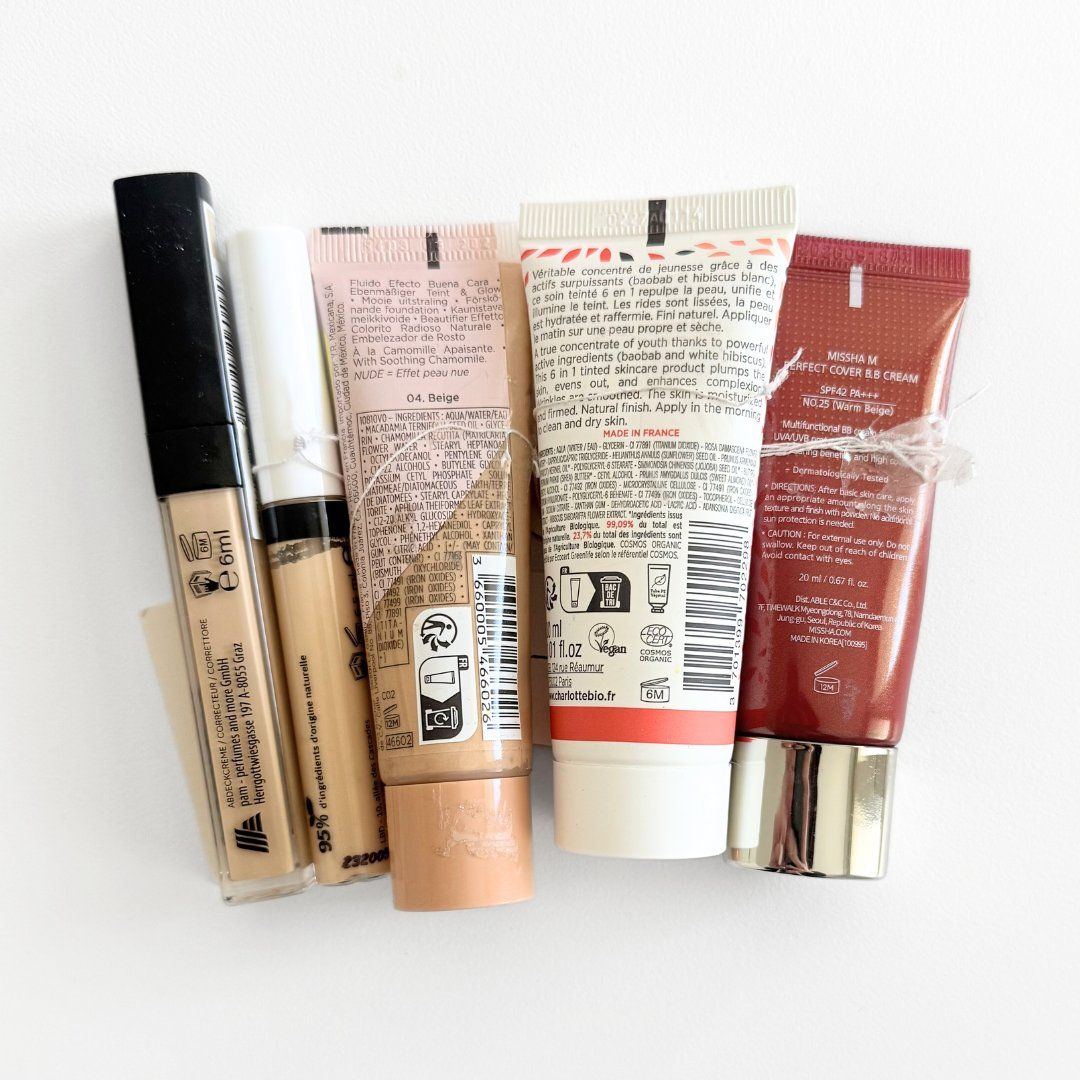 Make-up: Lot de 2 anticernes & 3 fonds de teint – Usato da Vevey venduto da secondlifevevey 1