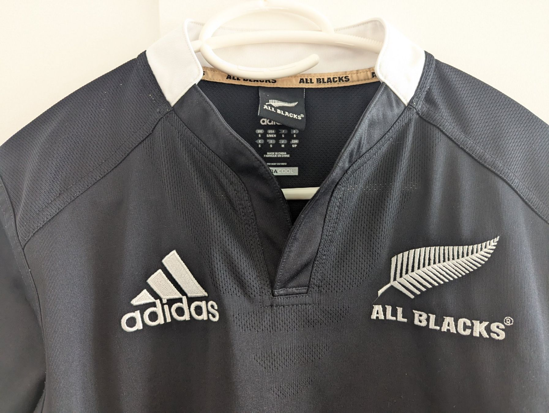 Adidas T-Shirts: Adidas | All Blacks Trikot | Grösse S – Gebraucht aus Wolfhausen von janine621