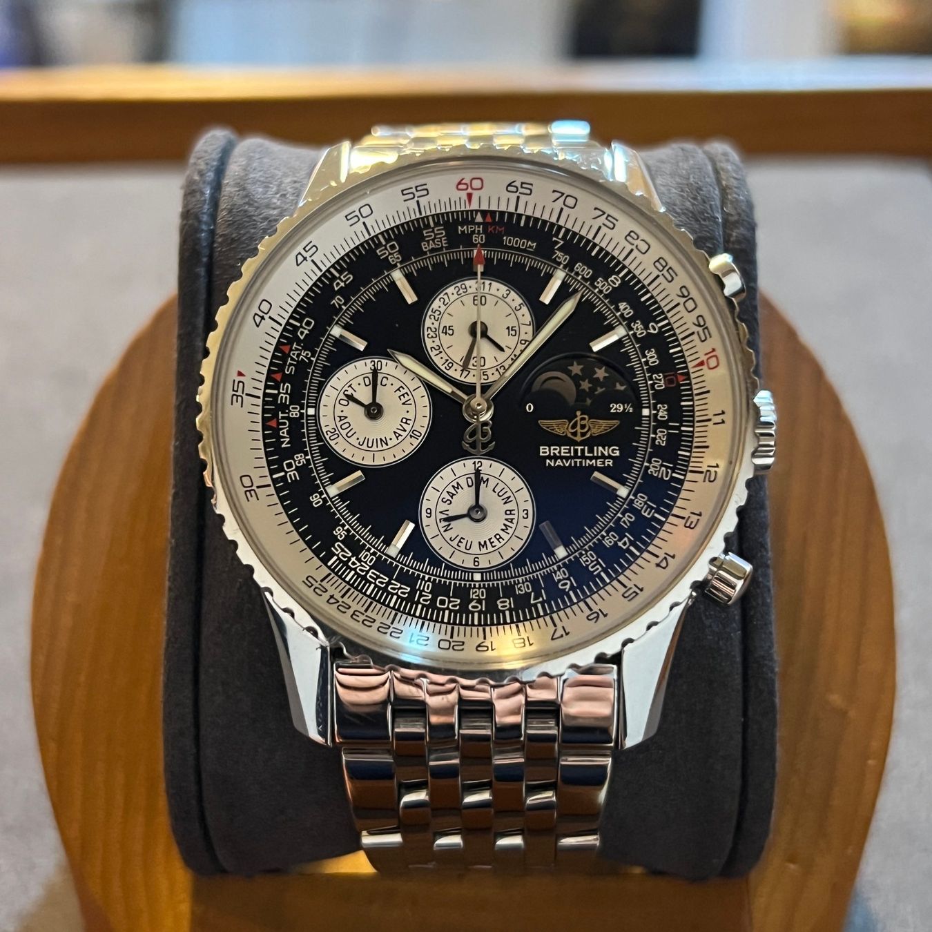 Breitling Montres: Breitling Navitimer Olympus Chronograph Moonphase A19340 – D'occasion à Carouge GE par Watchaser