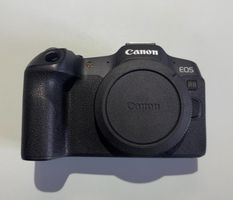 Canon R8