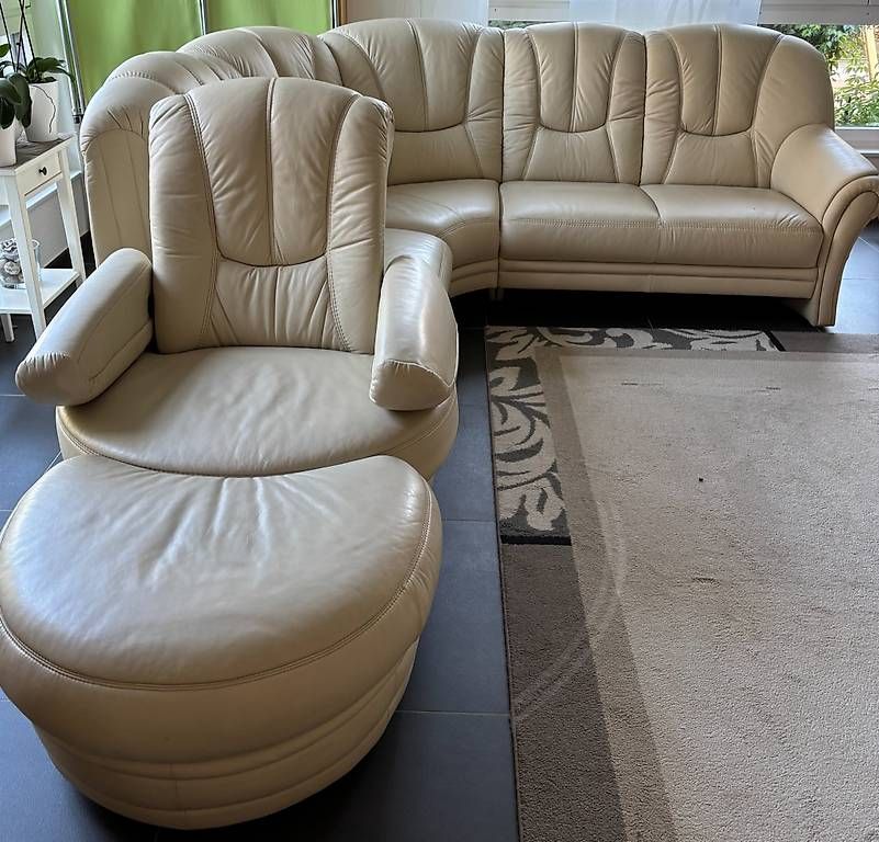 Sofas: Ledersofa Echtleder mit drehbarem Sessel – Gebraucht aus Niederwil AG von mk7_pq5p 3