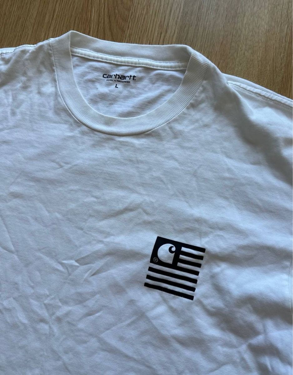Carhartt T-shirt: Carhartt Tshirt  – Usato da Pfäffikon ZH venduto da Nataliia. 1