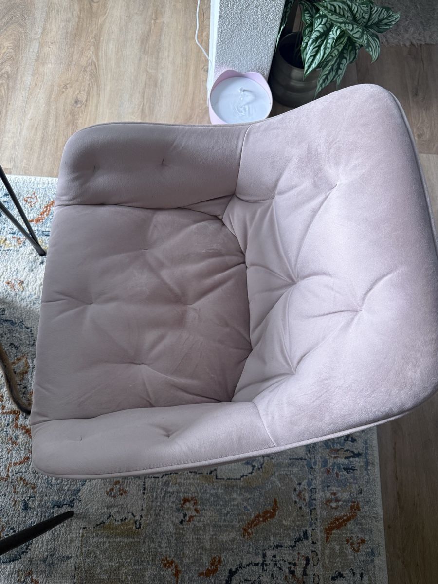 Stühle: 4x Pinke Stühle – Gebraucht aus Würenlos von van_62p8 1