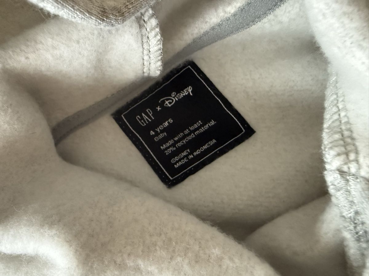Gap Lotti di vestiti: GAP Disney Trainer Mickey Mouse Grösse 4Y – Nuovo e nell'imballaggio originale da Goldswil venduto da Fisel 4