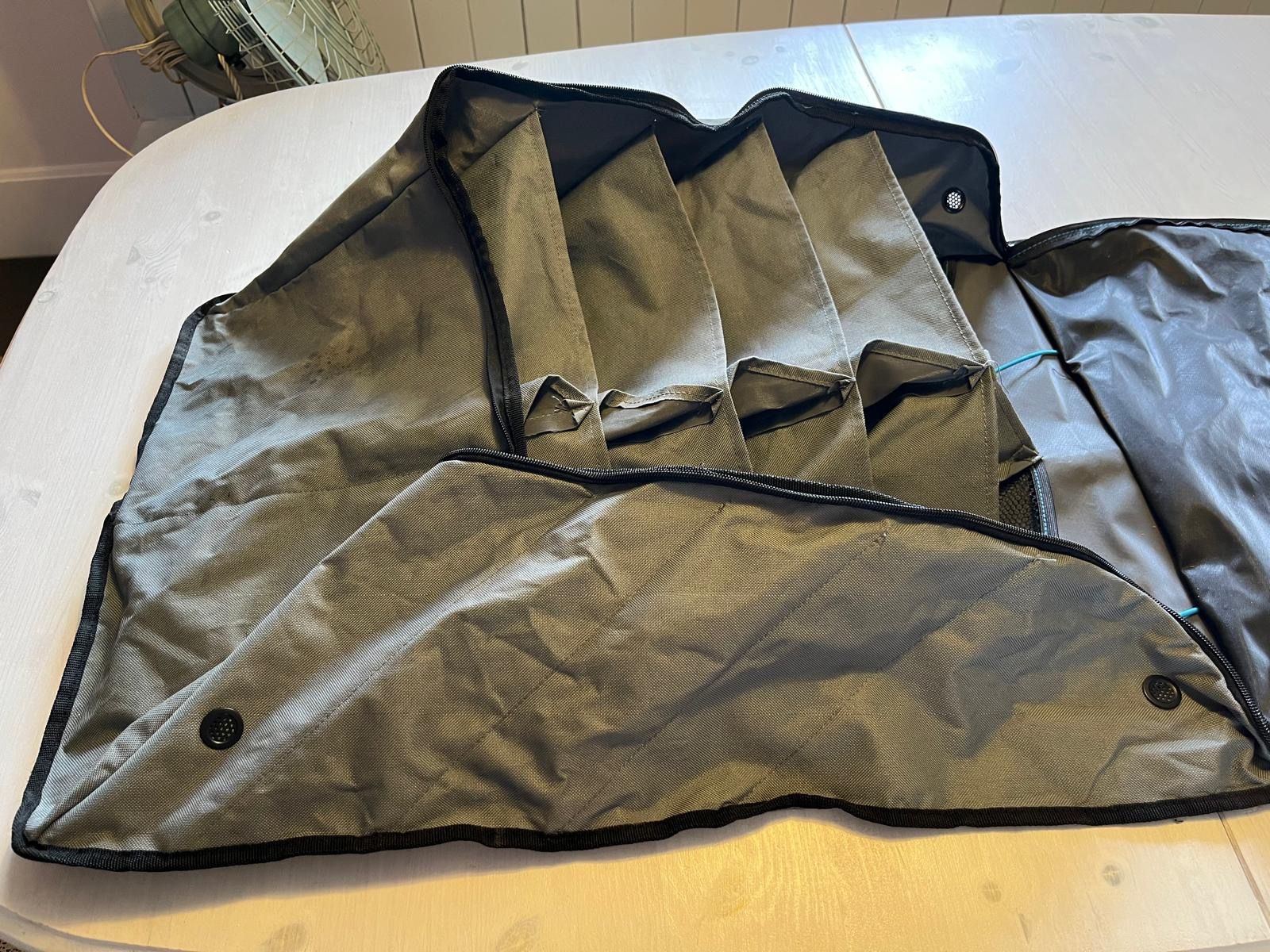 Sacs: Thule Tasche schwarz grau Top Zustand – D'occasion à Tafers par JP911 3