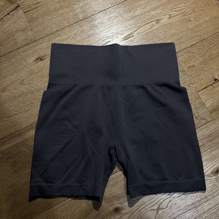 Graue Gymshorts/ Sportshorts