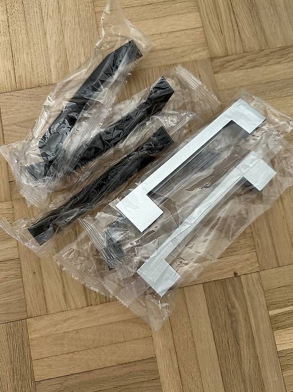 Ferramenta: Möbelgriffe 6x schwarz + 4x silber – Nuovo e nell'imballaggio originale da Schlieren venduto da fei_t6bb