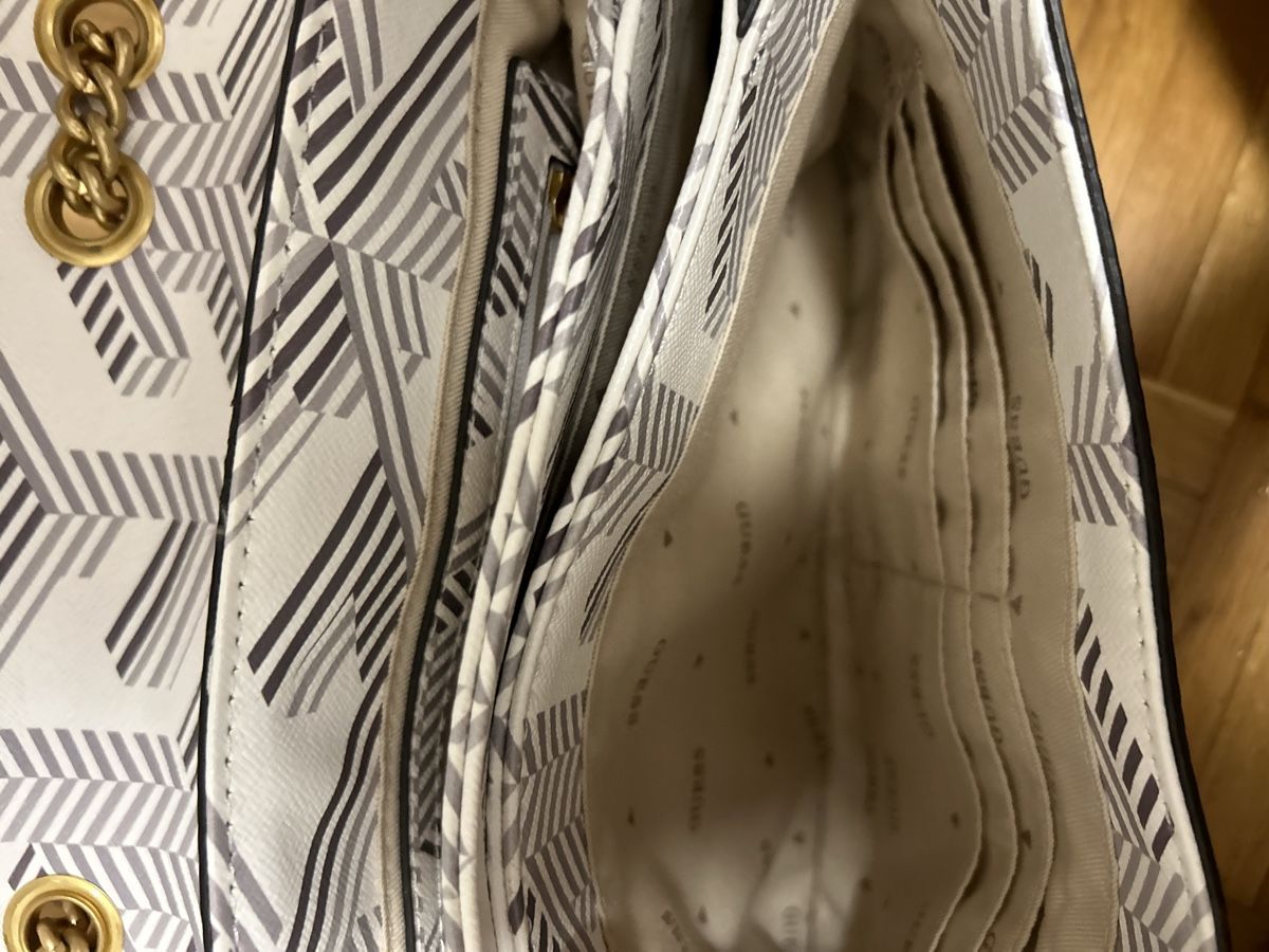 Guess Taschen für Damen: Guess Tasche – Gebraucht aus Moosseedorf von Slowwdown 4