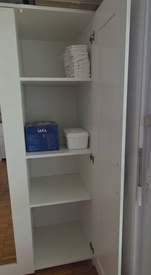 Ikea Guardaroba: Kleiderschrank mit Spigel – Usato da Zürich venduto da elenoirecb 2