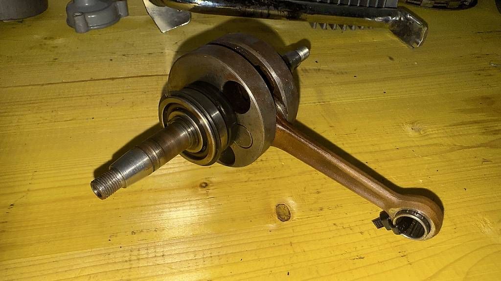 Parti ricambio per ciclomotori: Vendo albero motore originale puch maxi e50 – Usato da Pollegio venduto da Landorofo