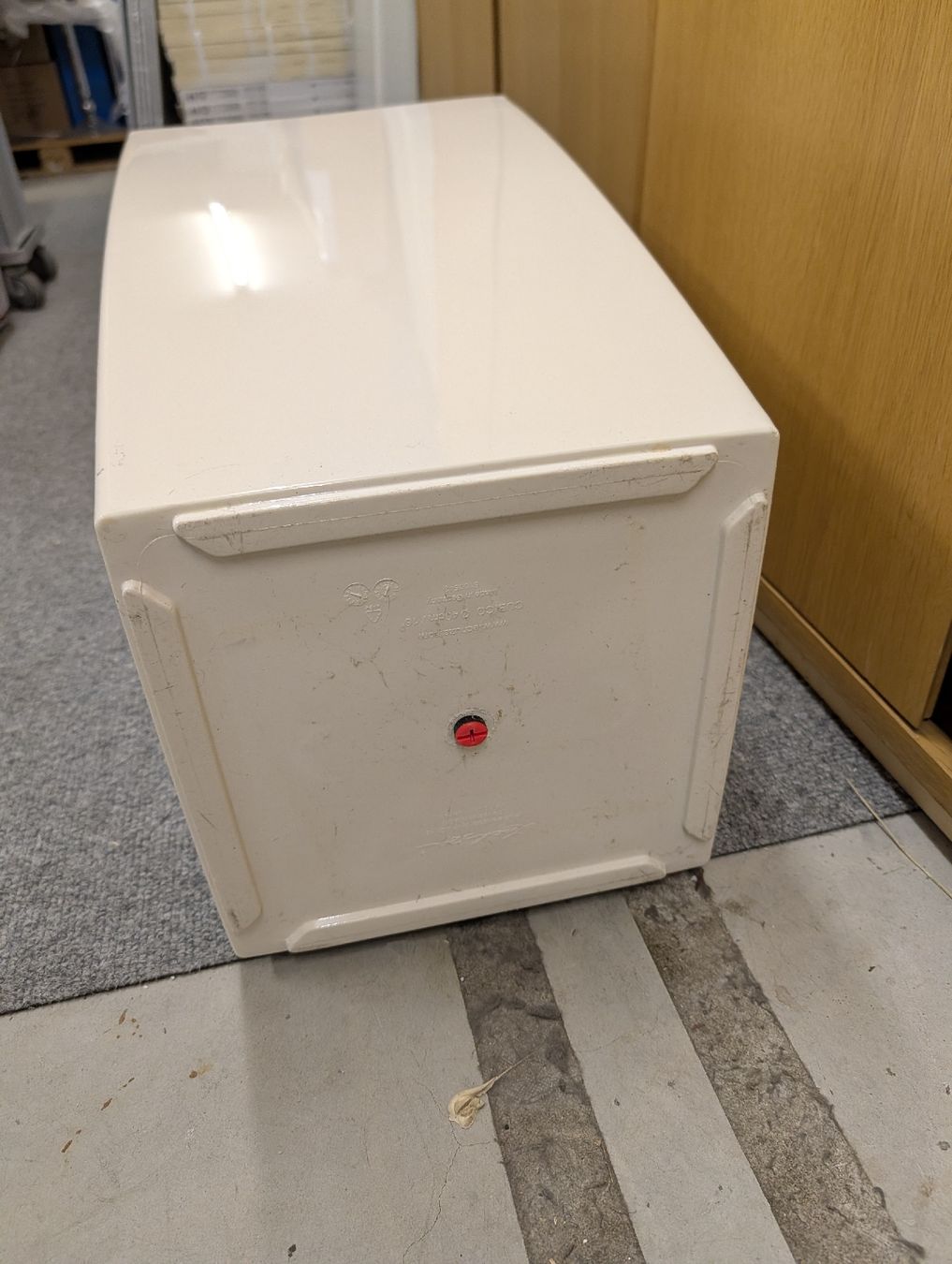 Vasi & Recipienti: Kunstoffvase weiss stabil  – Usato da Pfäffikon ZH venduto da Gabriel64 2