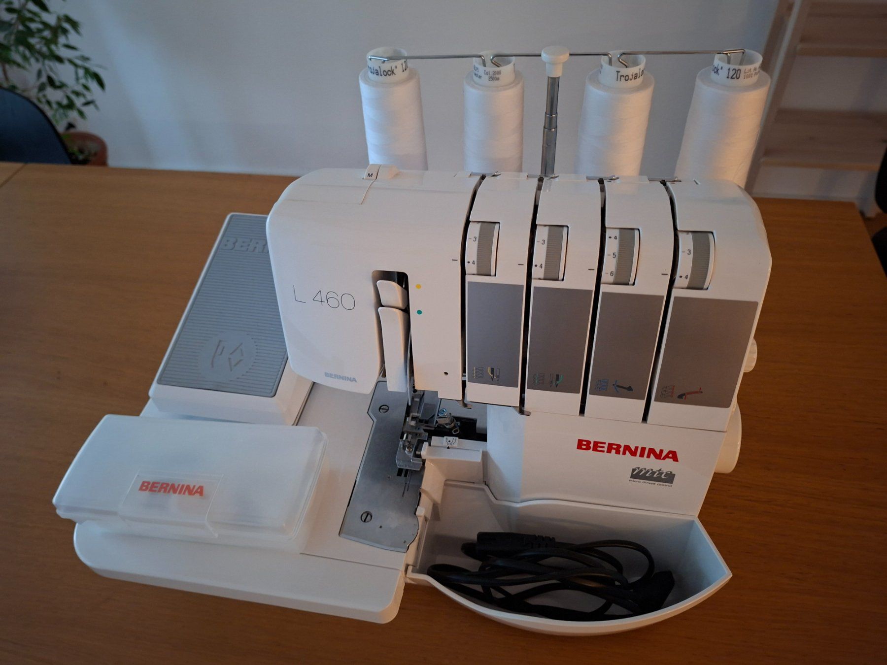 Bernina Nähmaschinen: BERNINA L 460 Overlock-Nähmaschine – Gebraucht aus Bremgarten AG von fischste 2