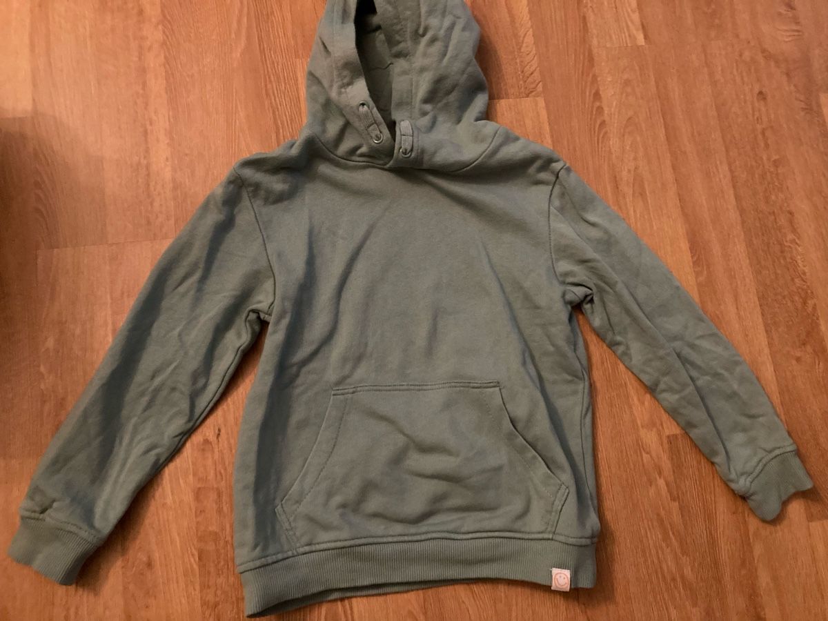 Pulls et sweat-shirts: Kapuzenpullover Gr. 116 – D'occasion à Emmenbrücke par JJ_89