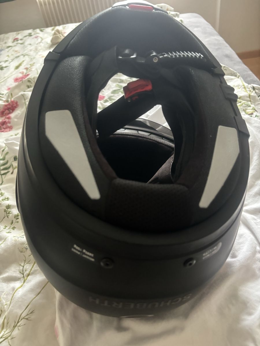 Schuberth Caschi & visiere: Helm schubert E1 – Usato da Escholzmatt venduto da ond_78rj 6