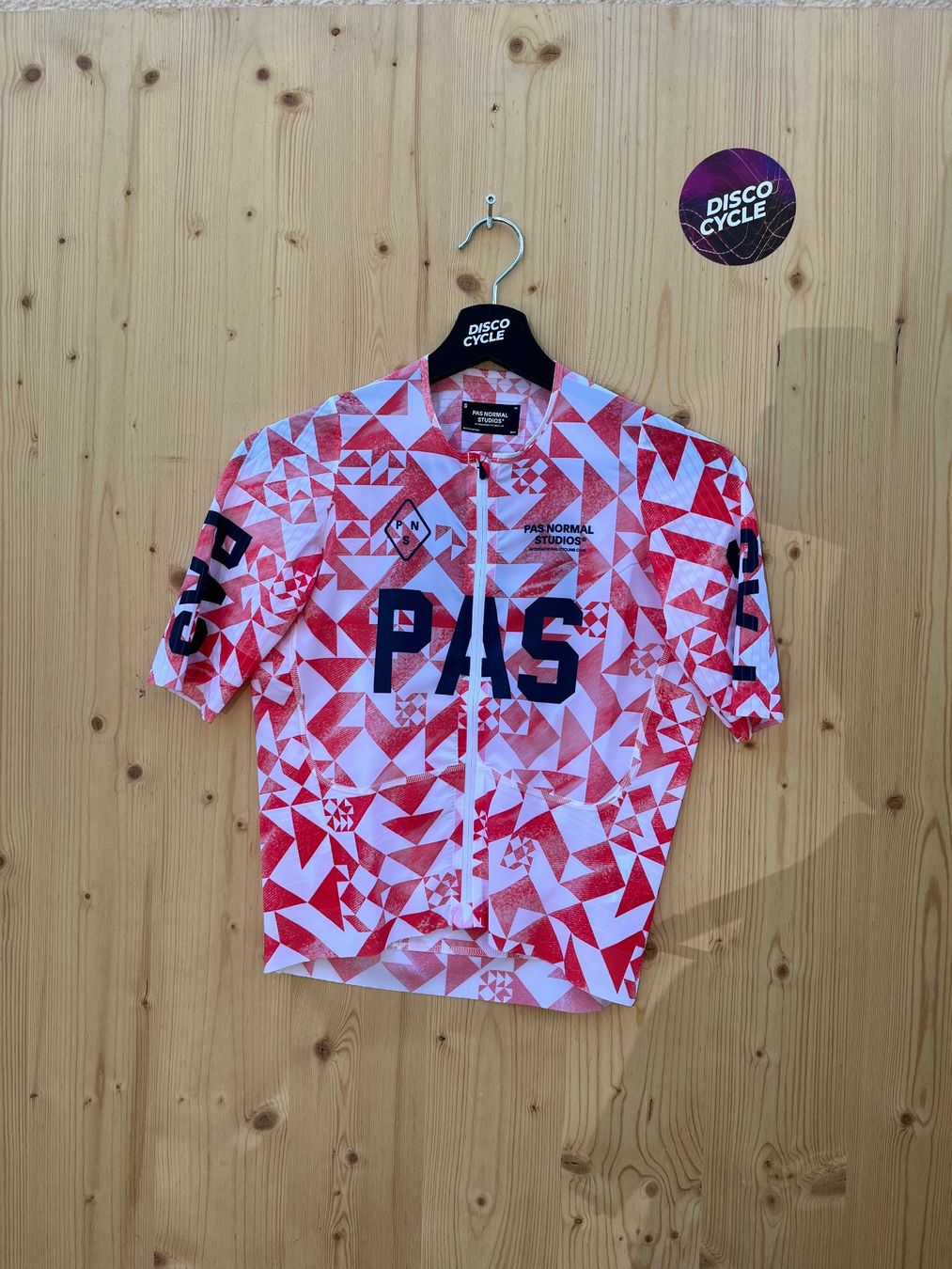 Pas Normal Studios Leibchen & Hosen: % Pas Normal Studios Men's Mechanism Pro Jersey - Origami S – Neu und originalverpackt aus Bern von Disco_Cycle