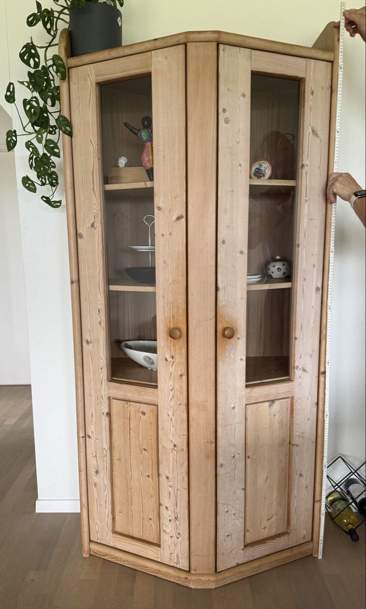 Vitrinen: Vitrine, massiv – Gebraucht aus Cham von ReUse_and_ReCycle