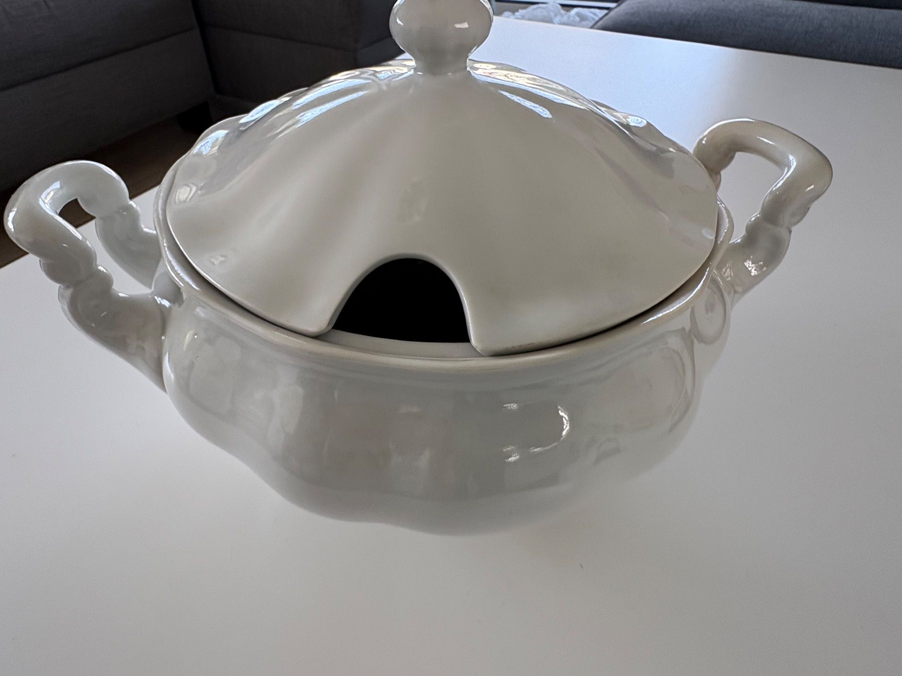 Ciotole: Soupière blanche élégante de Pologne – Usato da Lausanne venduto da opi_92cn 1