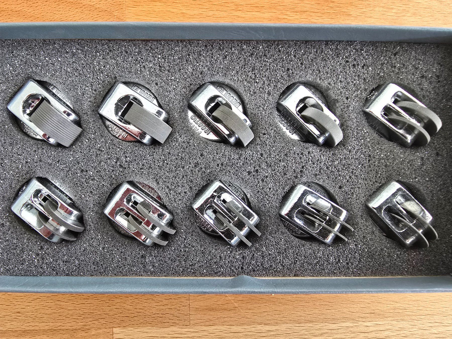 Tutti gli attrezzi: Beugler Pinstriping Tool plus 10 Kopf-Set, Neuwertig! – Nuovo (secondo la descrizione) da Gutenswil venduto da Riello01 2