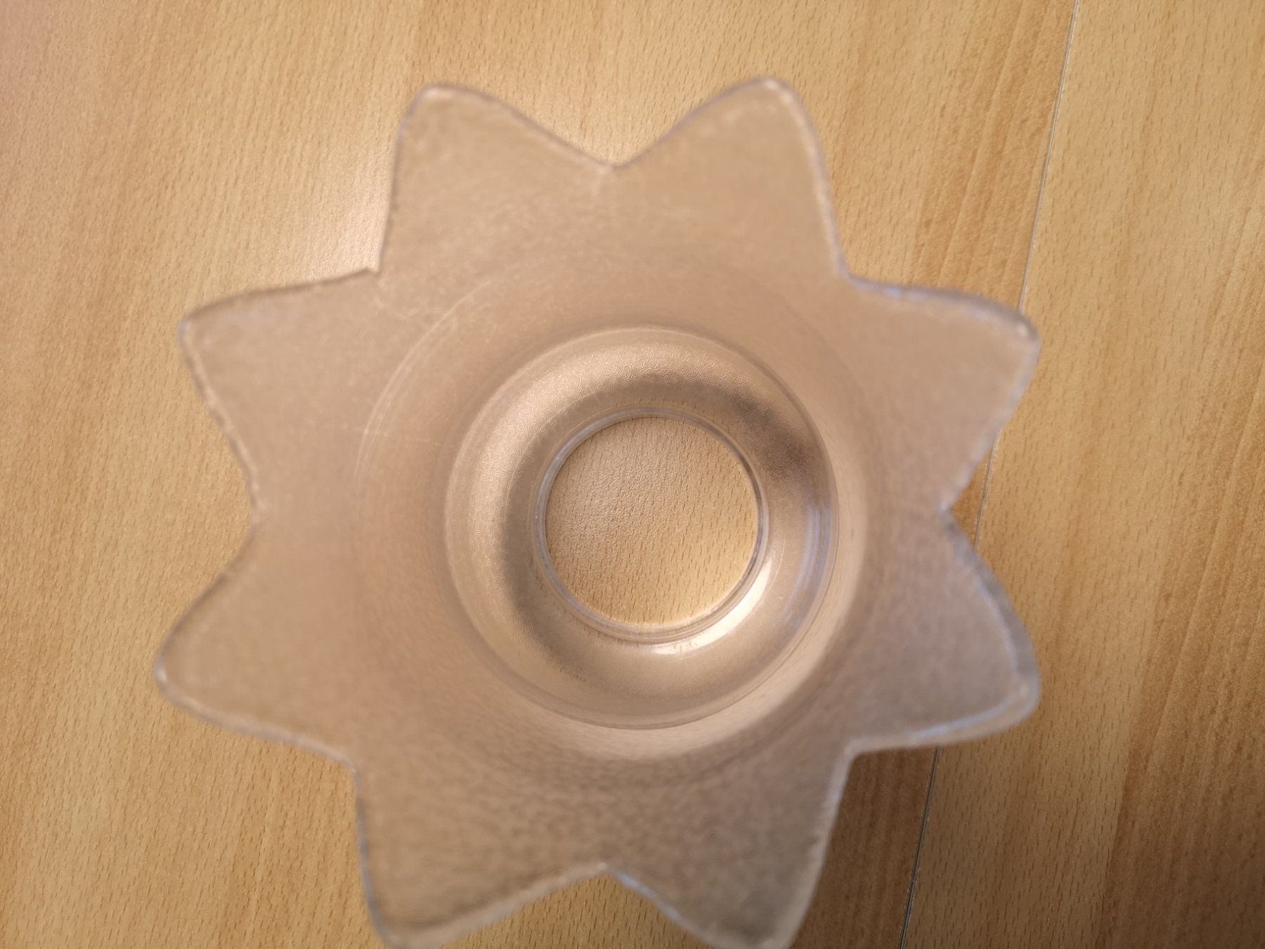 Lampenschirme: Lampenschirme antik weiss Tulpenform – Gebraucht aus Zürich von Gemi 1