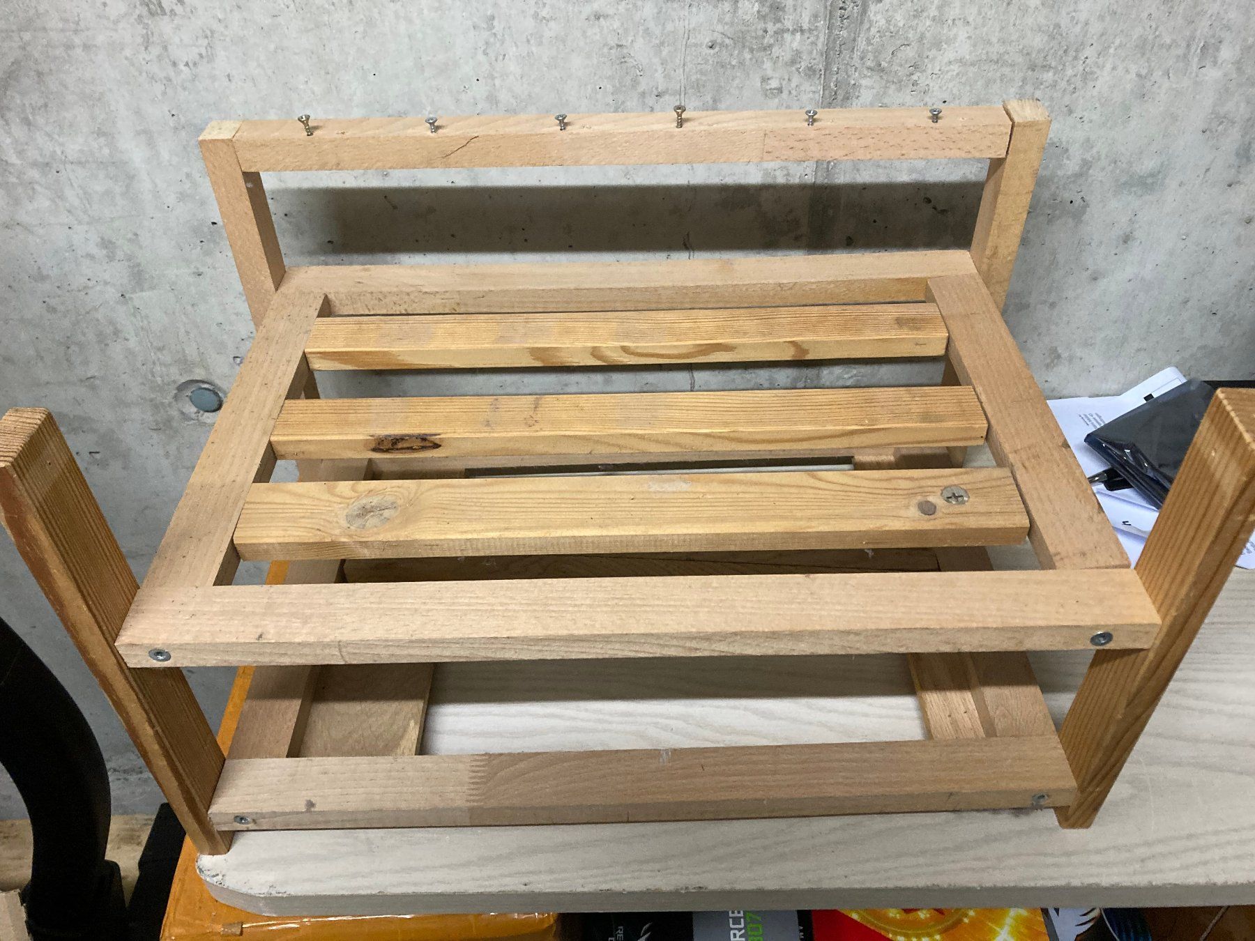 Coin Miner: Mining Rig Frame aus Holz – Usato da Wettingen venduto da Schabernack_sam