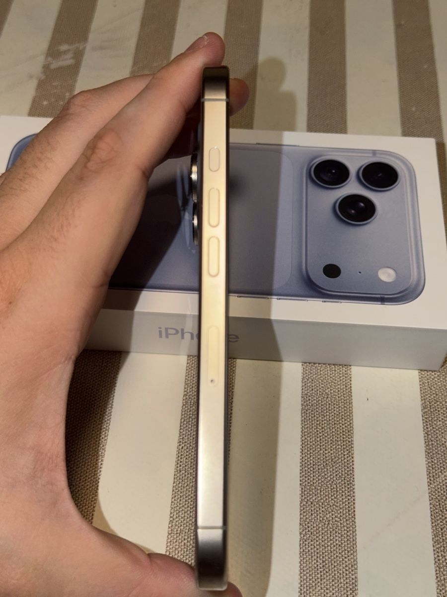 Apple Telefoni cellulari / Smartphones: iPhone 16 Pro, 256 GB, Natural Titanium – Usato da St. Gallen venduto da Simonefrt68 5