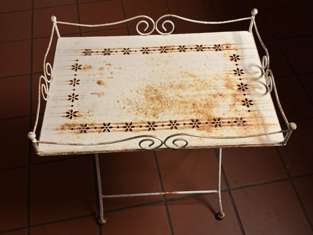 Tische: Antikes Beistelltischchen, klappbar – Gebraucht aus Horgenberg von pagi_11 1
