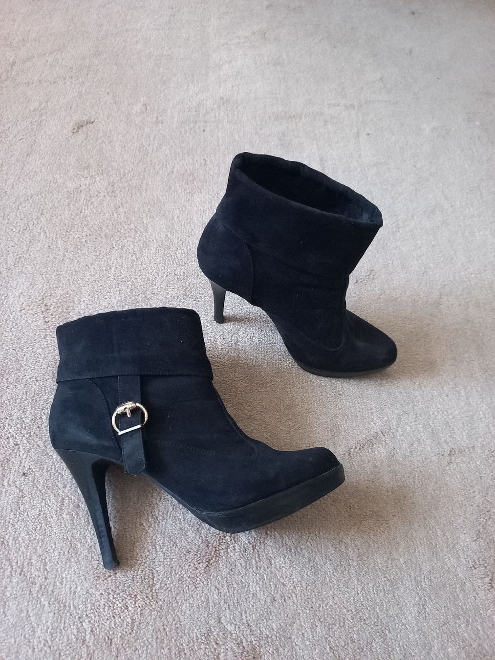 Scarpe da donna: Schwarze Stiefeletten, Gr. 38 – Usato da Maseltrangen venduto da pehatra