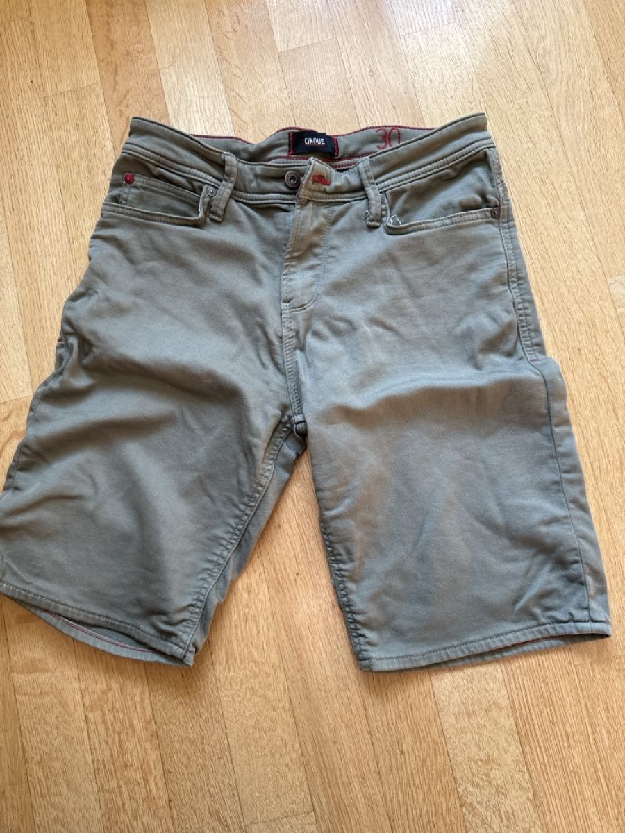 Cinque Hosen: Cinque Shorts Gr. 30 – Gebraucht aus Mauren von ducducturi