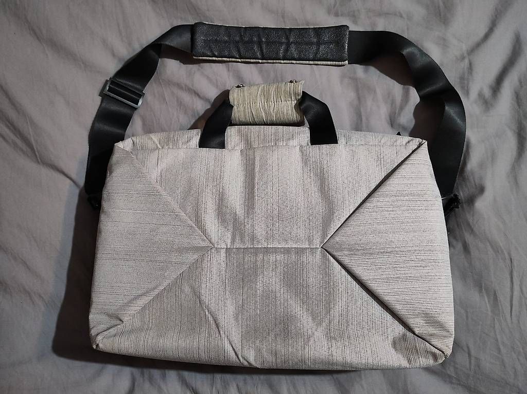 Borse: Sac bandoulière Dicota Code pour PC portable 13 – Usato da Neuchâtel venduto da jer_dsc2 2