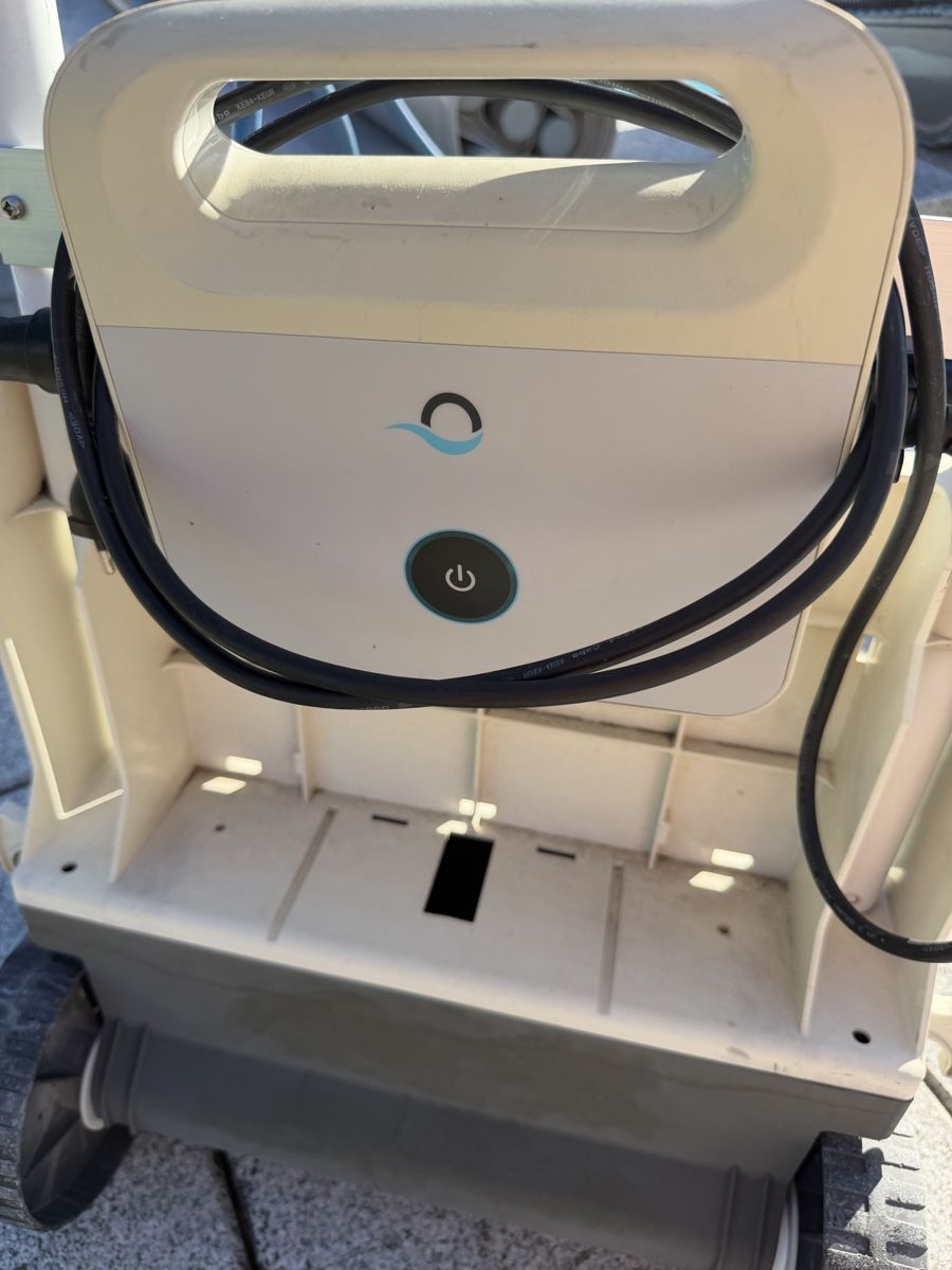Dolphin Accessori per Piscine: Poolroboter dolphin s200 – Usato da Waldkirch venduto da Audicabrio62 3