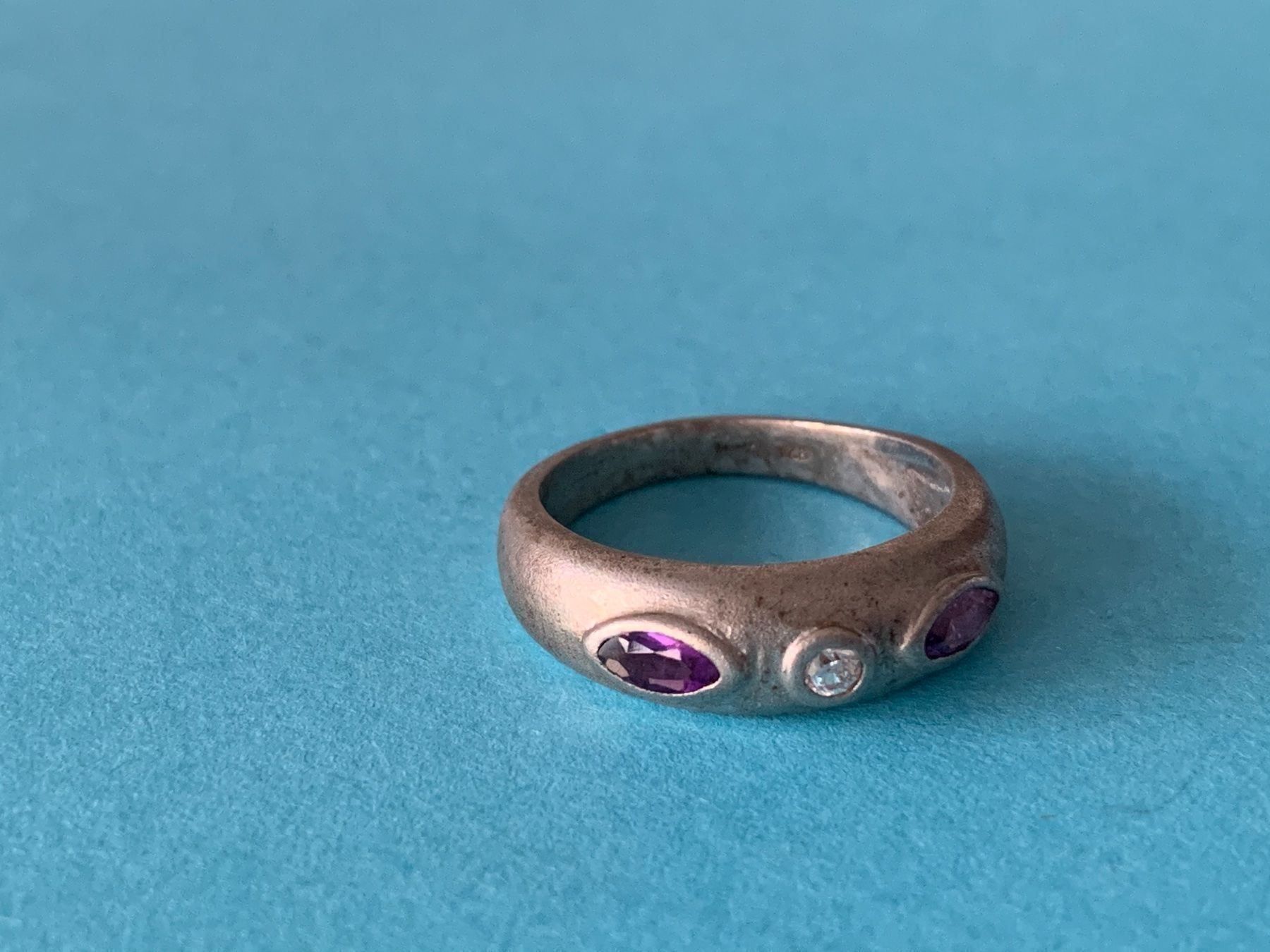 Anelli: Ring Silber violett-weiise steinchen 54 – Usato da Dittingen venduto da Bellevista 2
